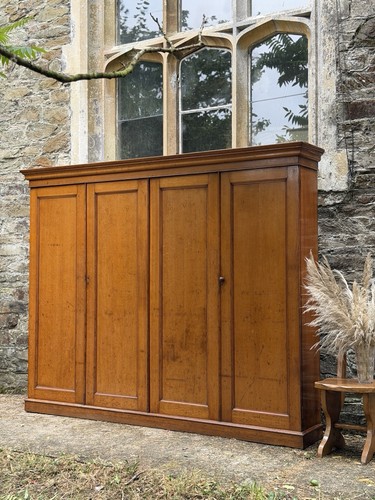 Large antique oak hall - large, 2.6m